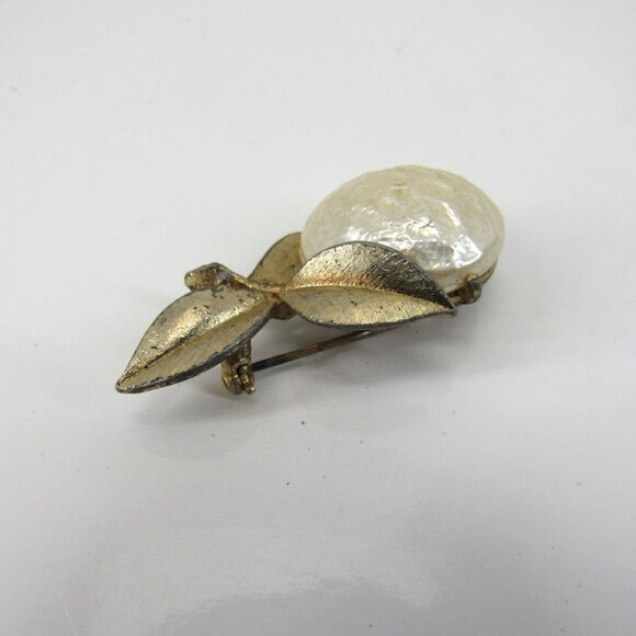 Sarah Coventry Vintage 1960's Splendor Pearl Blossom Brooch Gold Plated - Picture 2 of 7